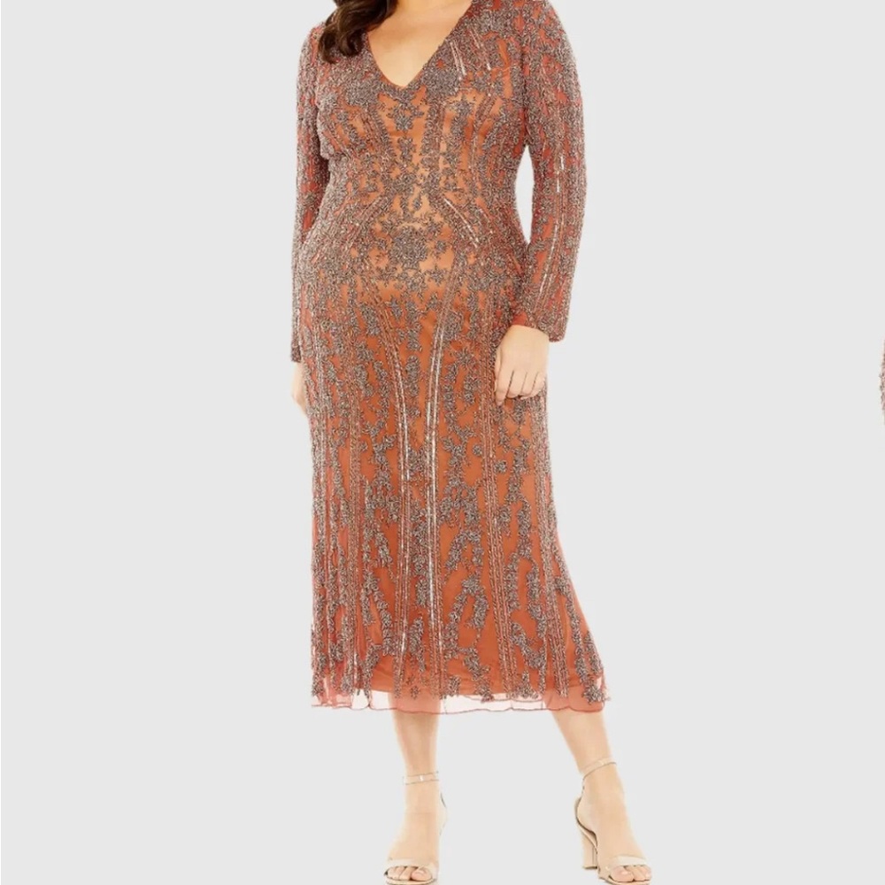 NWT,MAC DUGGAL 5938Regular price$598.00 USD Rosewood color very heavy beaded